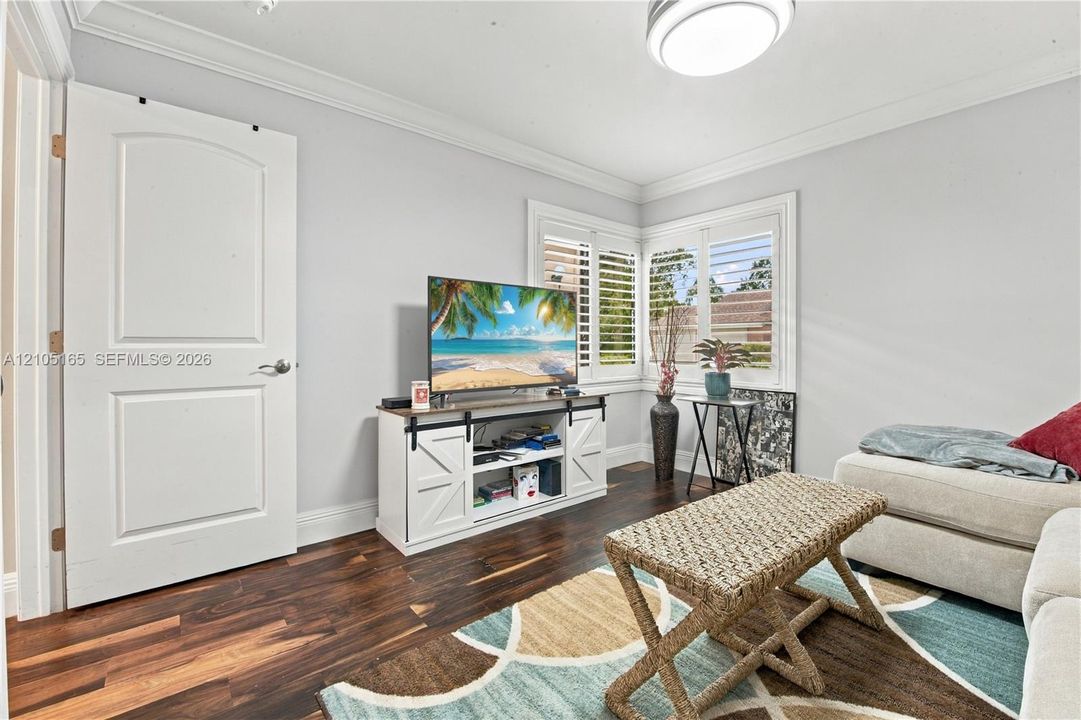 For Sale: $445,000 (2 beds, 2 baths, 1382 Square Feet)