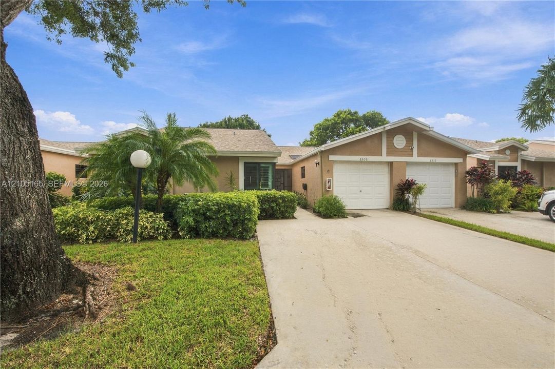 For Sale: $445,000 (2 beds, 2 baths, 1382 Square Feet)