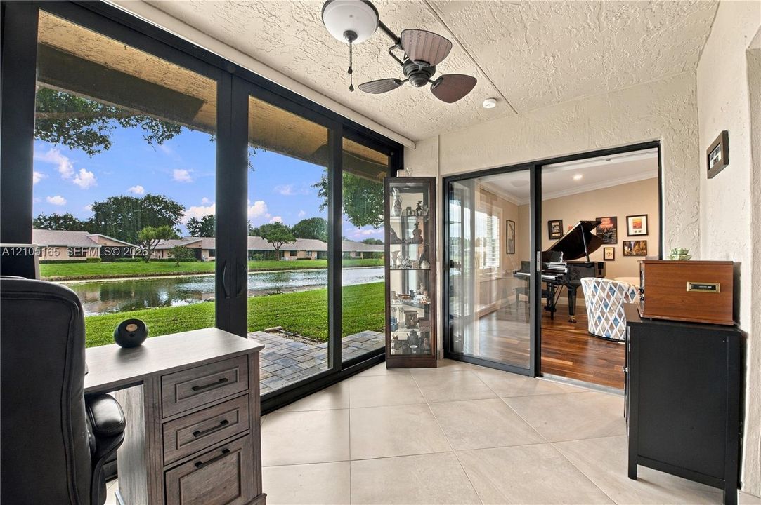 For Sale: $445,000 (2 beds, 2 baths, 1382 Square Feet)