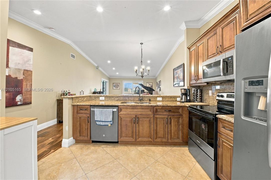 For Sale: $445,000 (2 beds, 2 baths, 1382 Square Feet)