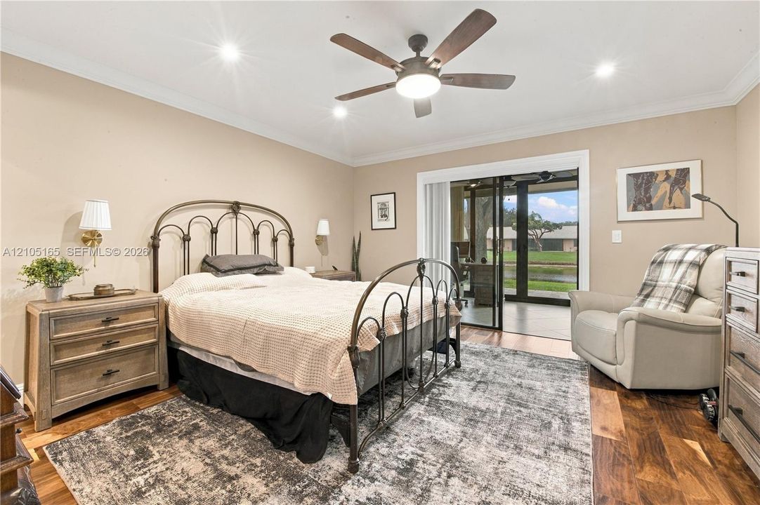For Sale: $445,000 (2 beds, 2 baths, 1382 Square Feet)