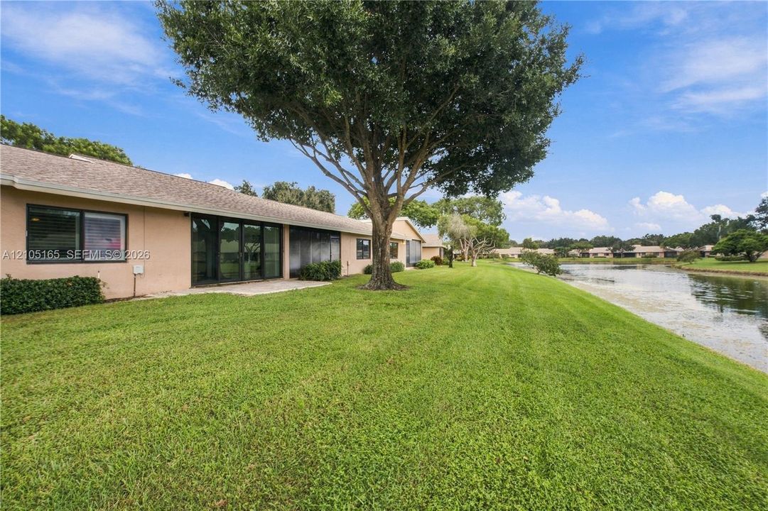 For Sale: $445,000 (2 beds, 2 baths, 1382 Square Feet)
