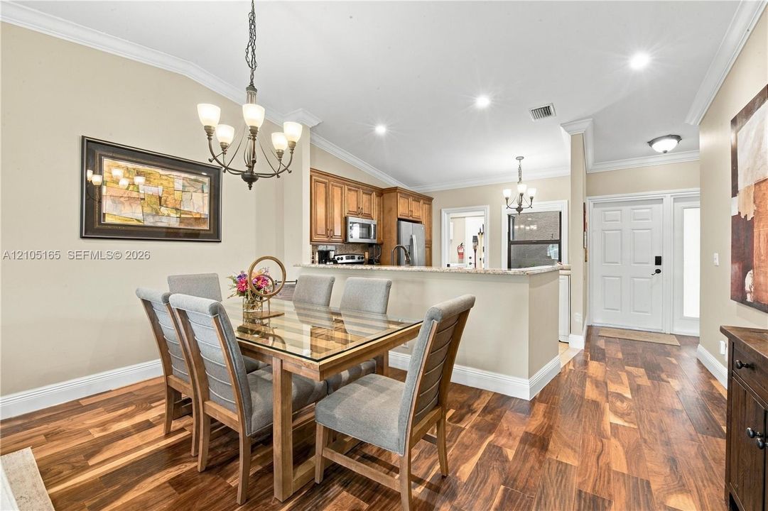 For Sale: $445,000 (2 beds, 2 baths, 1382 Square Feet)