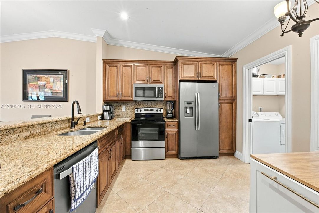 For Sale: $445,000 (2 beds, 2 baths, 1382 Square Feet)