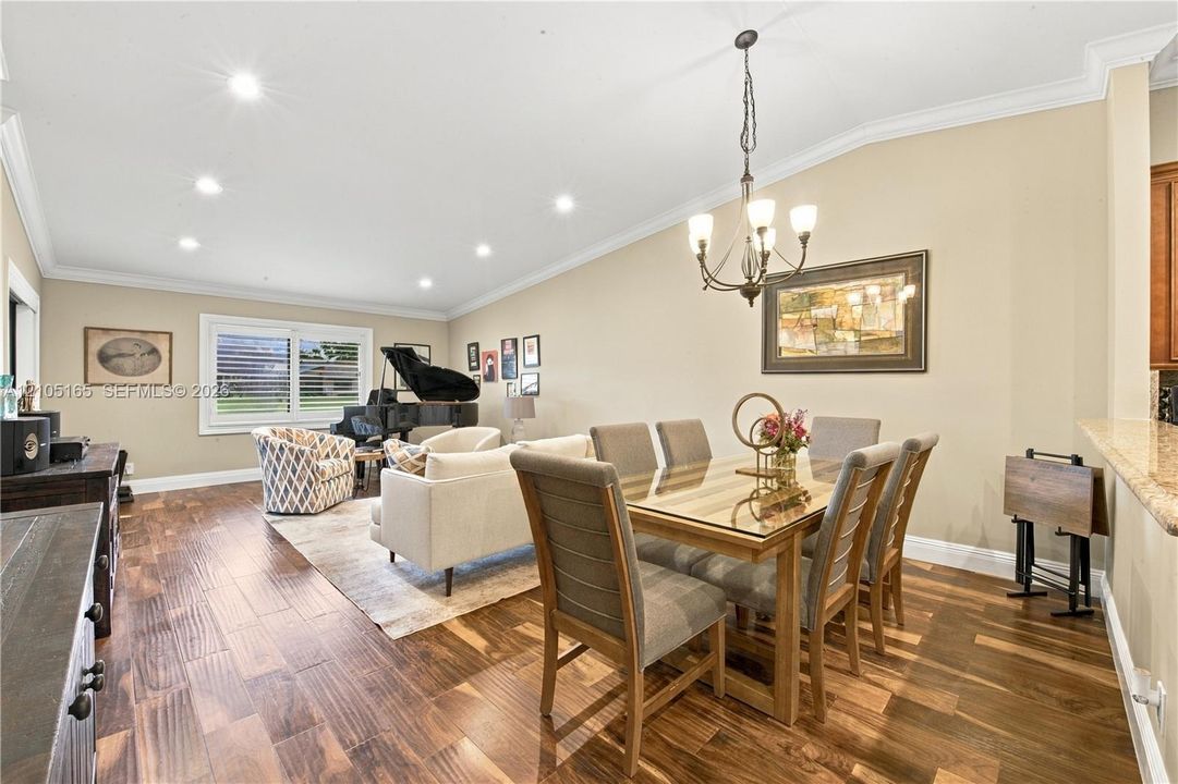 For Sale: $445,000 (2 beds, 2 baths, 1382 Square Feet)