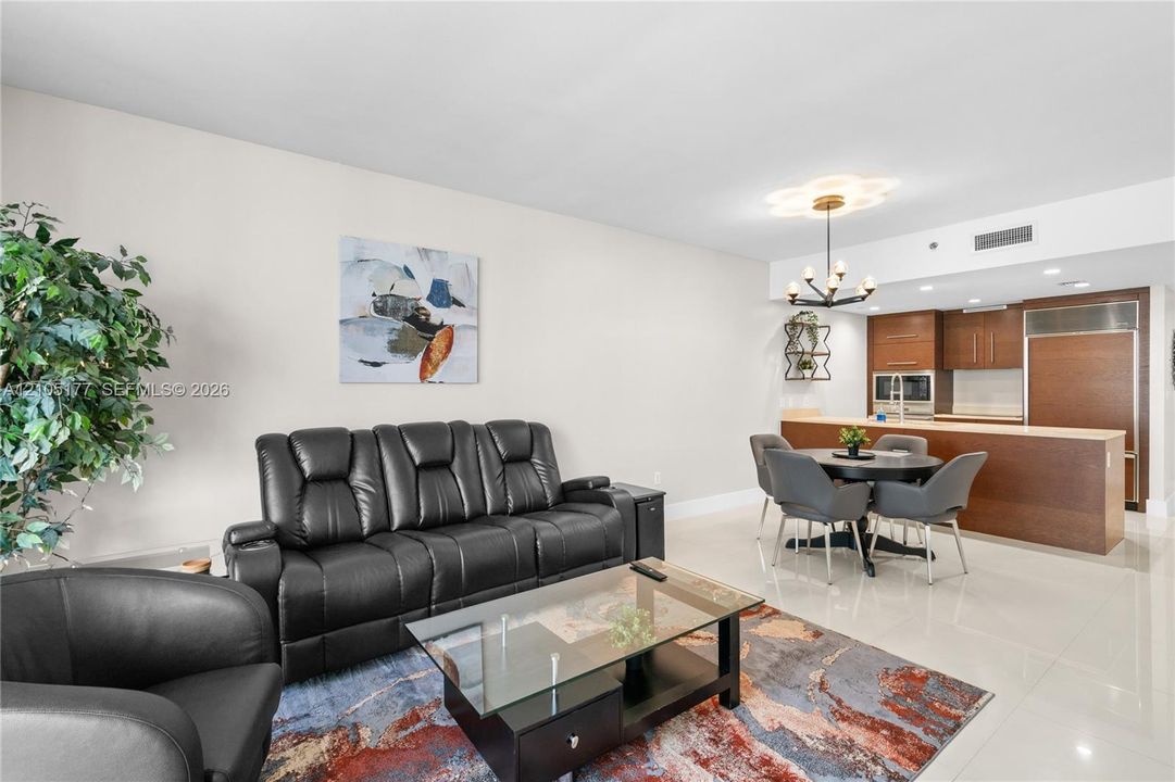 For Sale: $565,000 (1 beds, 1 baths, 798 Square Feet)