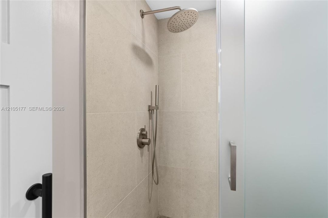 For Sale: $565,000 (1 beds, 1 baths, 798 Square Feet)