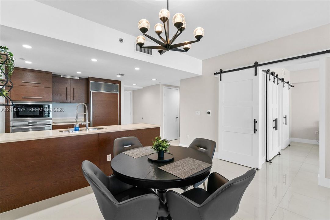 For Sale: $565,000 (1 beds, 1 baths, 798 Square Feet)