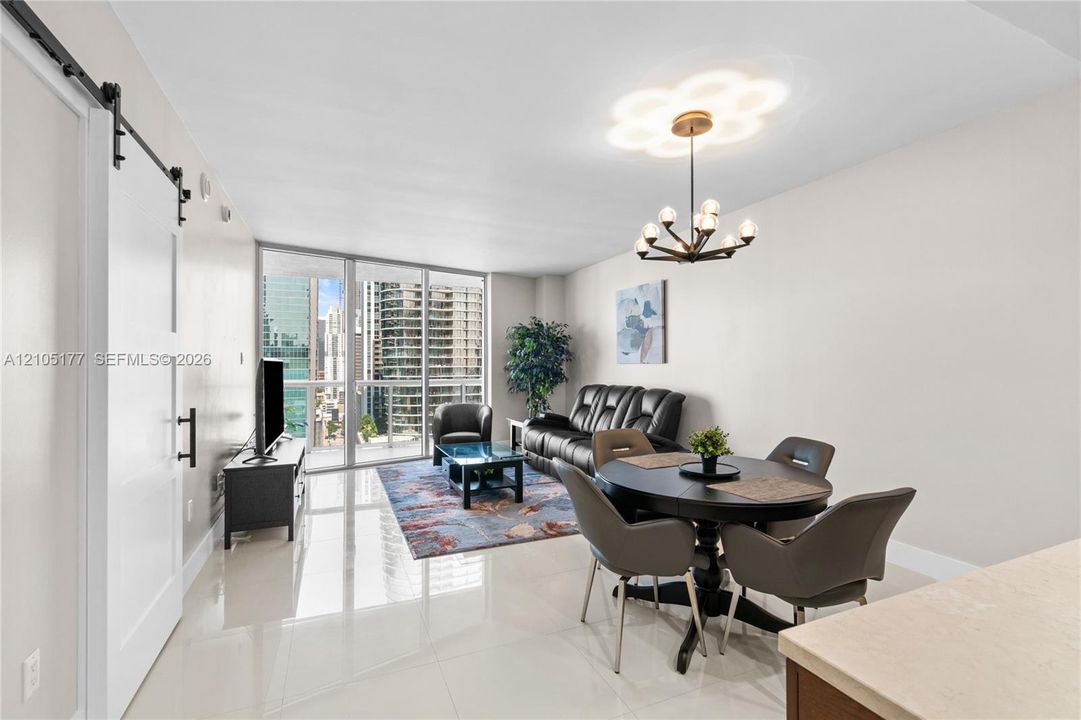 For Sale: $565,000 (1 beds, 1 baths, 798 Square Feet)