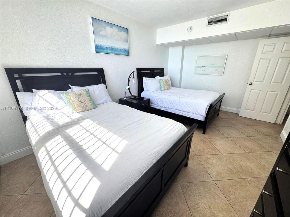 2 FULL beds