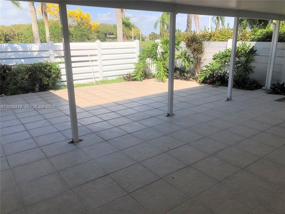 For Sale: $475,000 (2 beds, 1 baths, 1055 Square Feet)