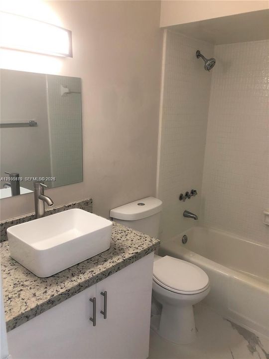 For Sale: $475,000 (2 beds, 1 baths, 1055 Square Feet)