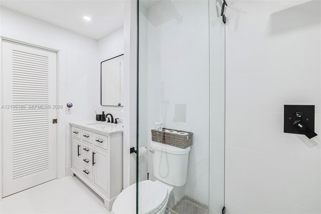 En Venta: $639,000 (2 camas, 2 baños, 1843 Pies cuadrados)