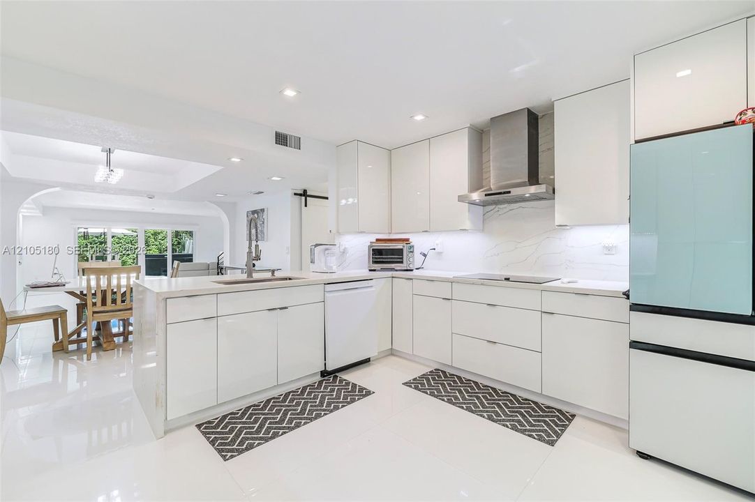 En Venta: $639,000 (2 camas, 2 baños, 1843 Pies cuadrados)