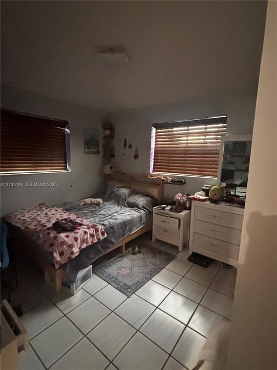 En Venta: $549,900 (3 camas, 2 baños, 1000 Pies cuadrados)