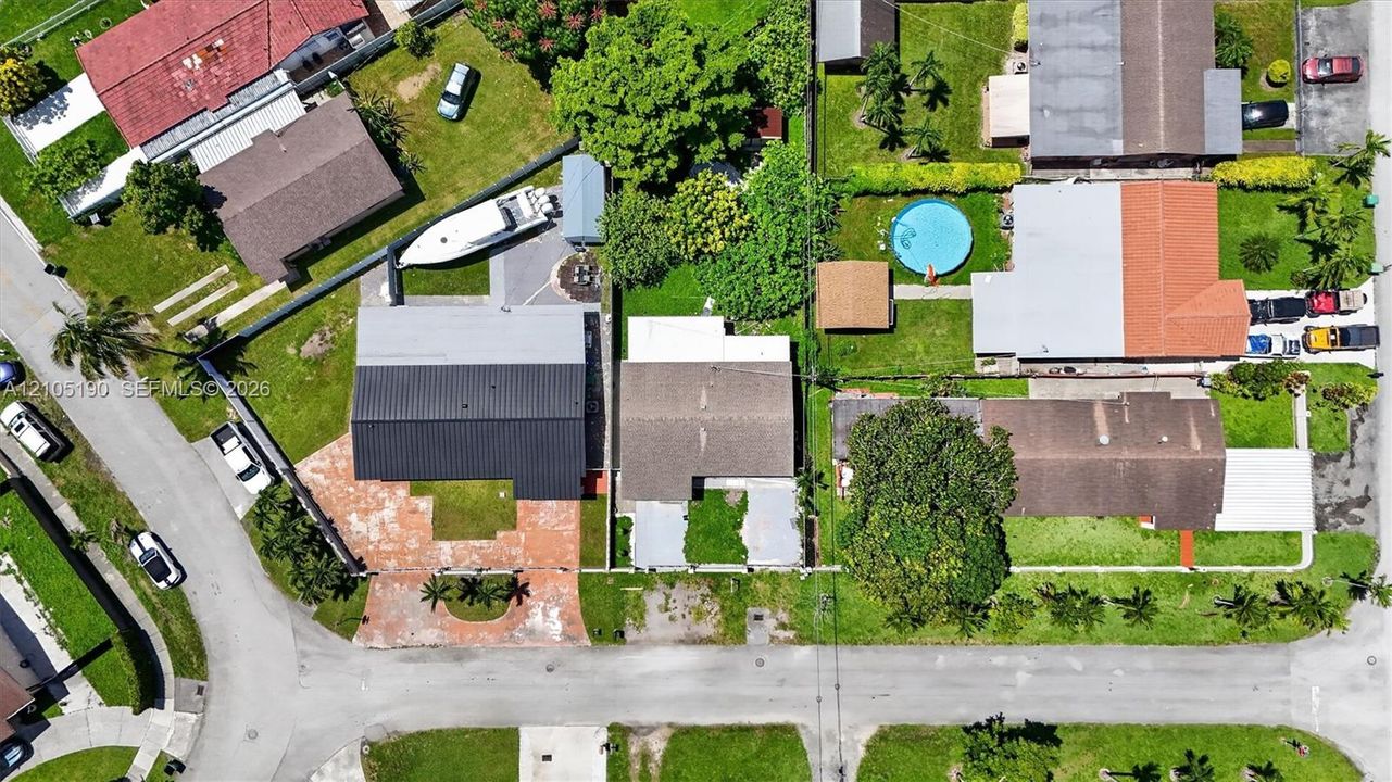 En Venta: $549,900 (3 camas, 2 baños, 1000 Pies cuadrados)