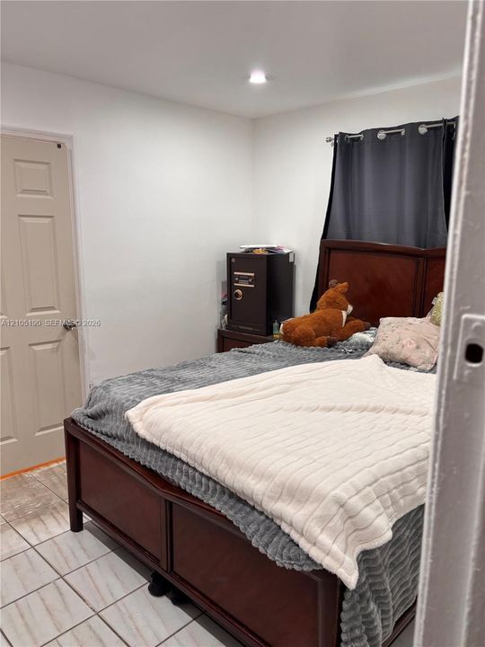 En Venta: $549,900 (3 camas, 2 baños, 1000 Pies cuadrados)