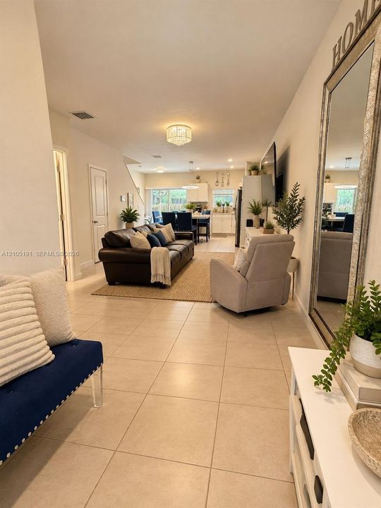 For Sale: $380,000 (3 beds, 3 baths, 1376 Square Feet)
