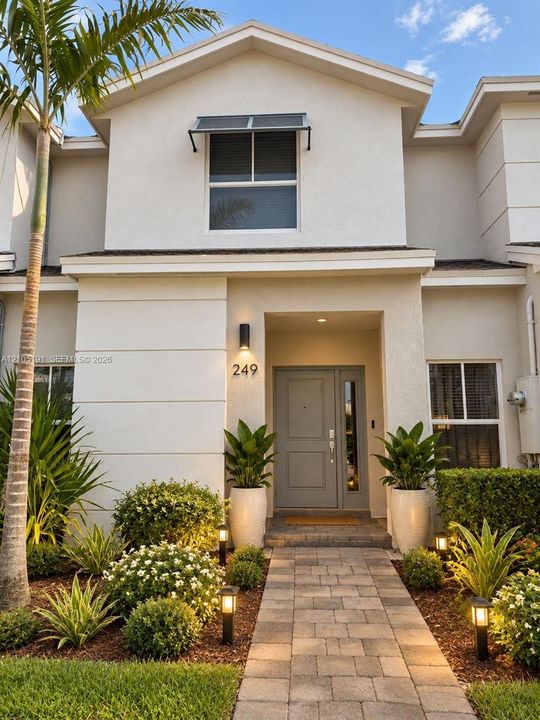 For Sale: $380,000 (3 beds, 3 baths, 1376 Square Feet)