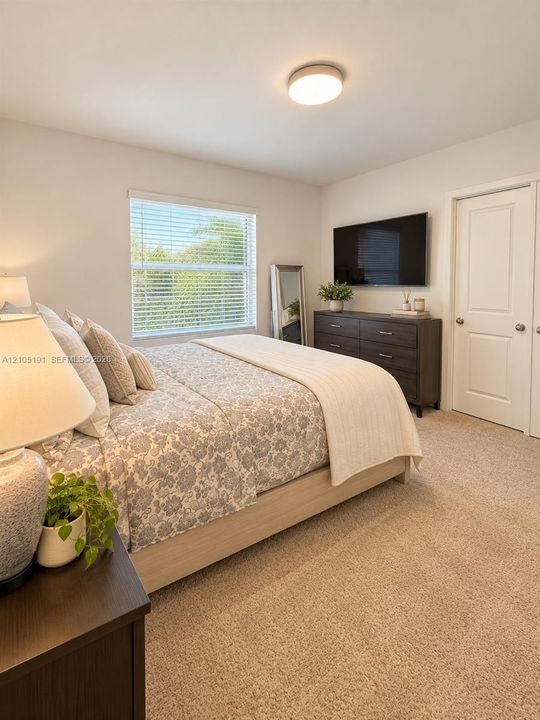 For Sale: $380,000 (3 beds, 3 baths, 1376 Square Feet)