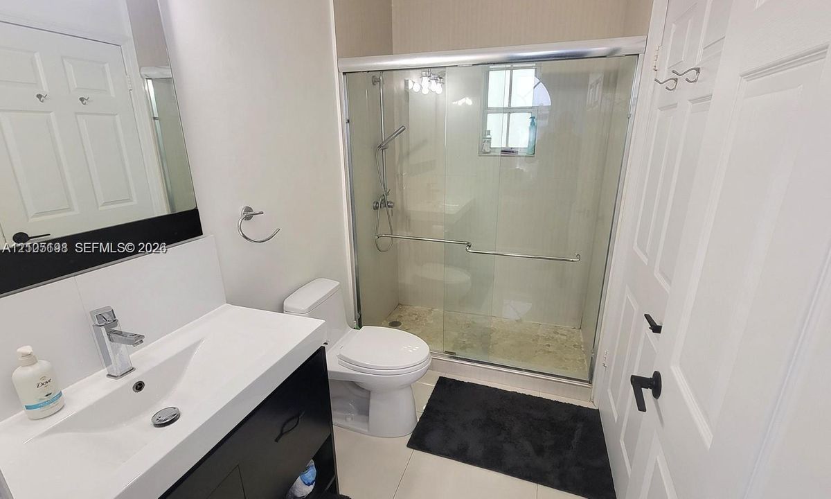 For Rent: $2,400 (1 beds, 1 baths, 530 Square Feet)