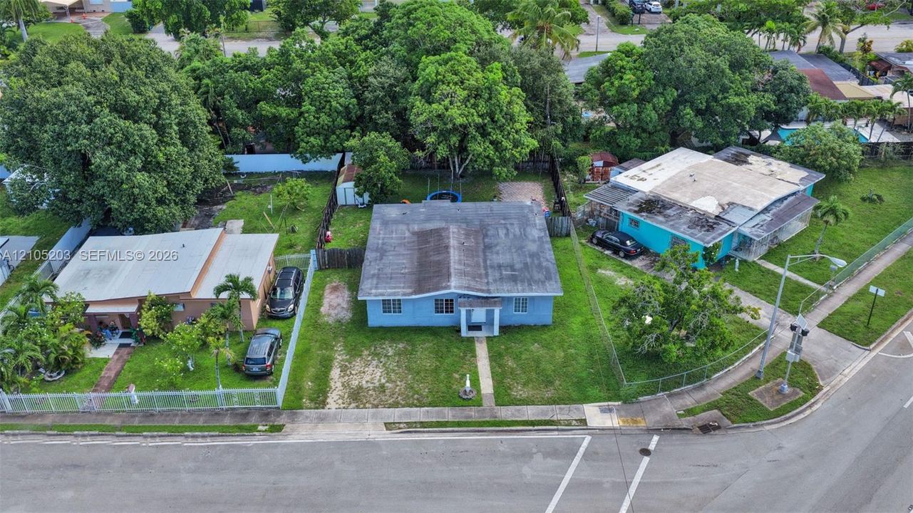 На продажу: $550,000 (3 спален, 2 ванн, 1640 Квадратных фут)