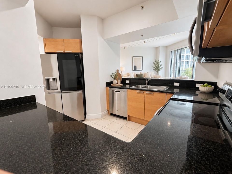 For Rent: $2,300 (2 beds, 1 baths, 1035 Square Feet)