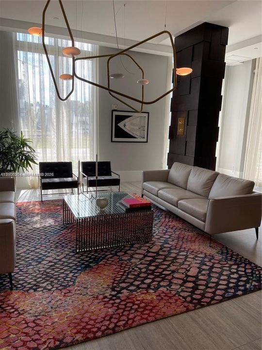 For Rent: $2,300 (2 beds, 1 baths, 1035 Square Feet)