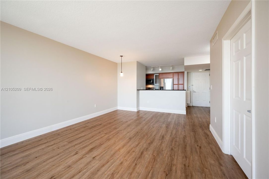 В аренду: $2,700 (1 спален, 1 ванн, 792 Квадратных фут)