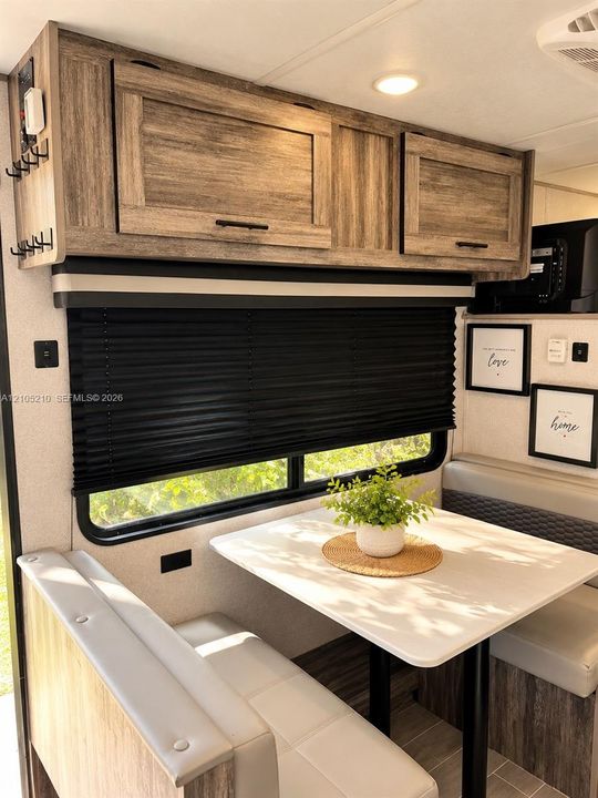 For Rent: $900 (1 beds, 1 baths, 1225 Square Feet)