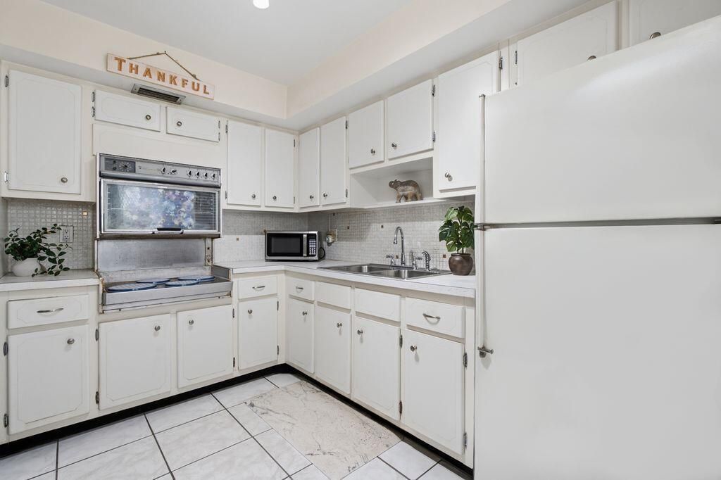 beatriz kitchen 2