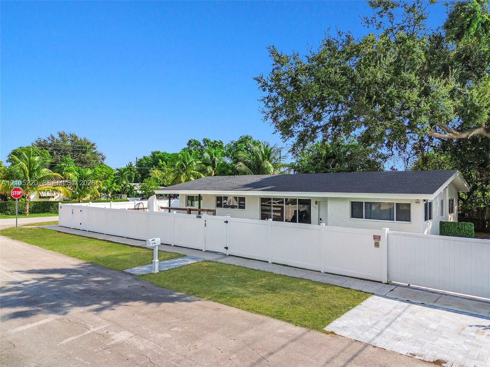 En Venta: $565,000 (3 camas, 2 baños, 1280 Pies cuadrados)