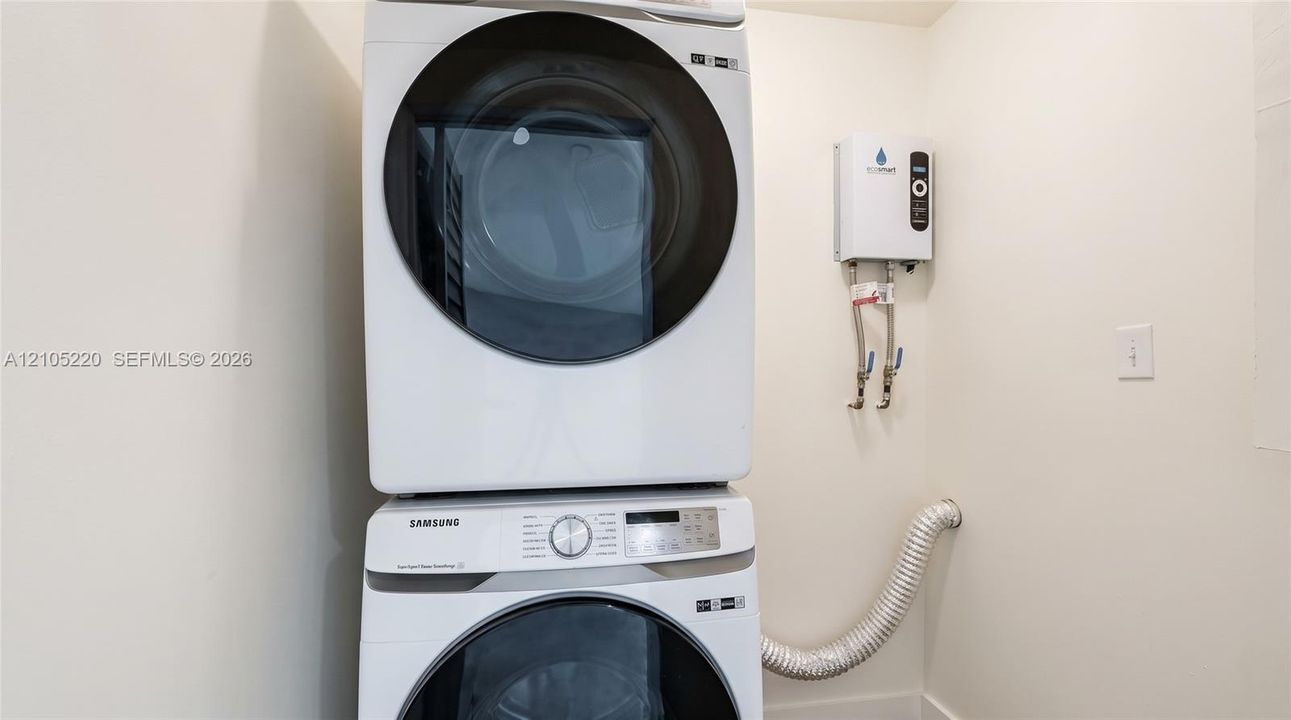 En Venta: $565,000 (3 camas, 2 baños, 1280 Pies cuadrados)