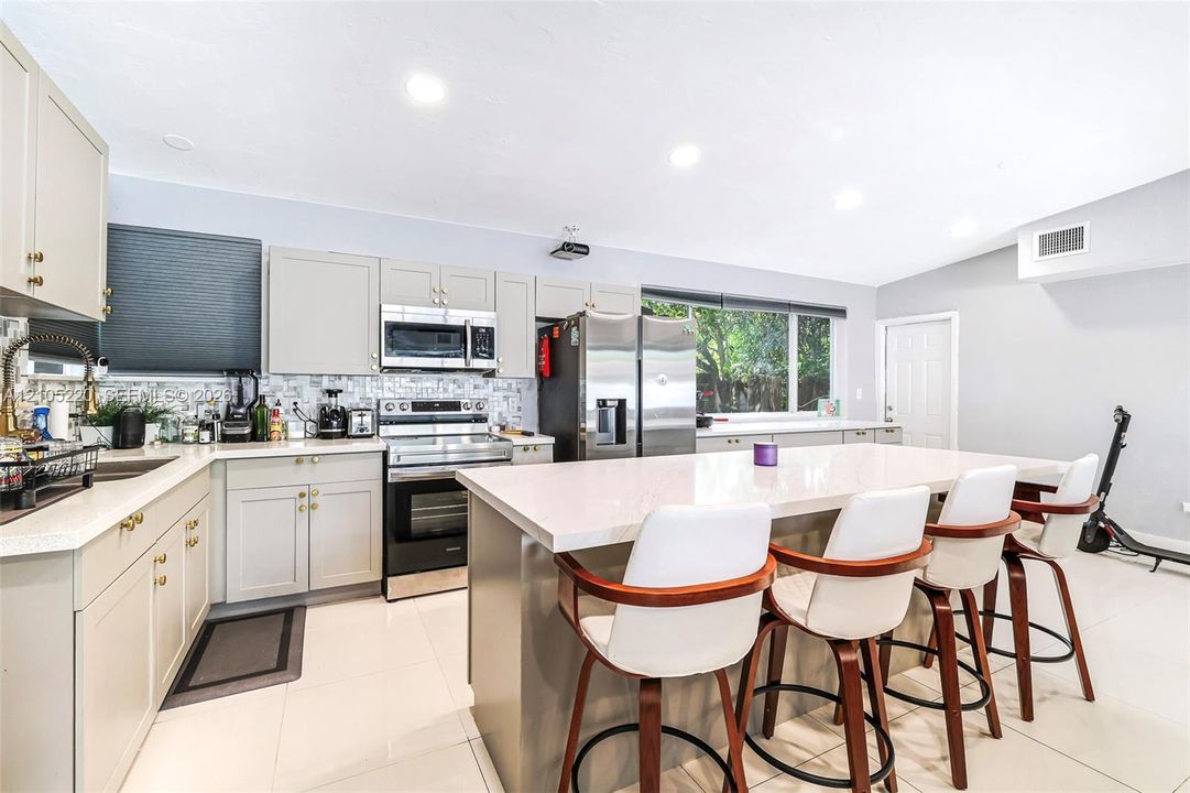 En Venta: $565,000 (3 camas, 2 baños, 1280 Pies cuadrados)