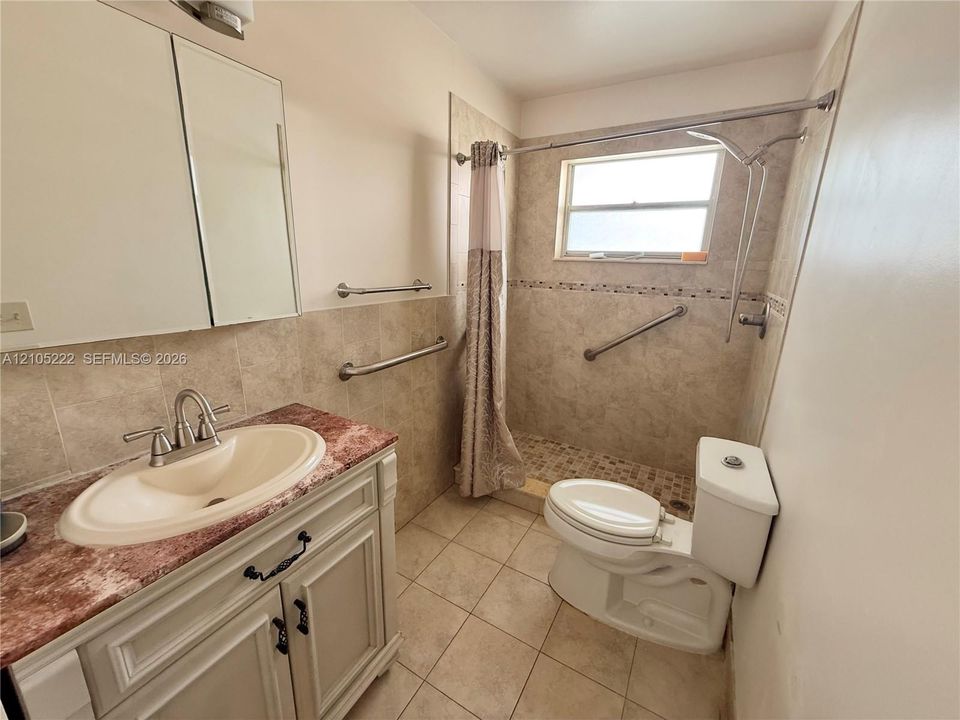 For Sale: $130,000 (1 beds, 1 baths, 830 Square Feet)