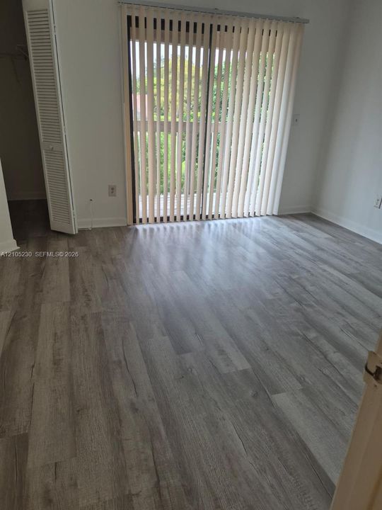 В аренду: $2,100 (2 спален, 1 ванн, 4996 Квадратных фут)