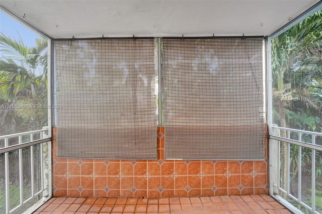For Sale: $129,000 (2 beds, 2 baths, 900 Square Feet)