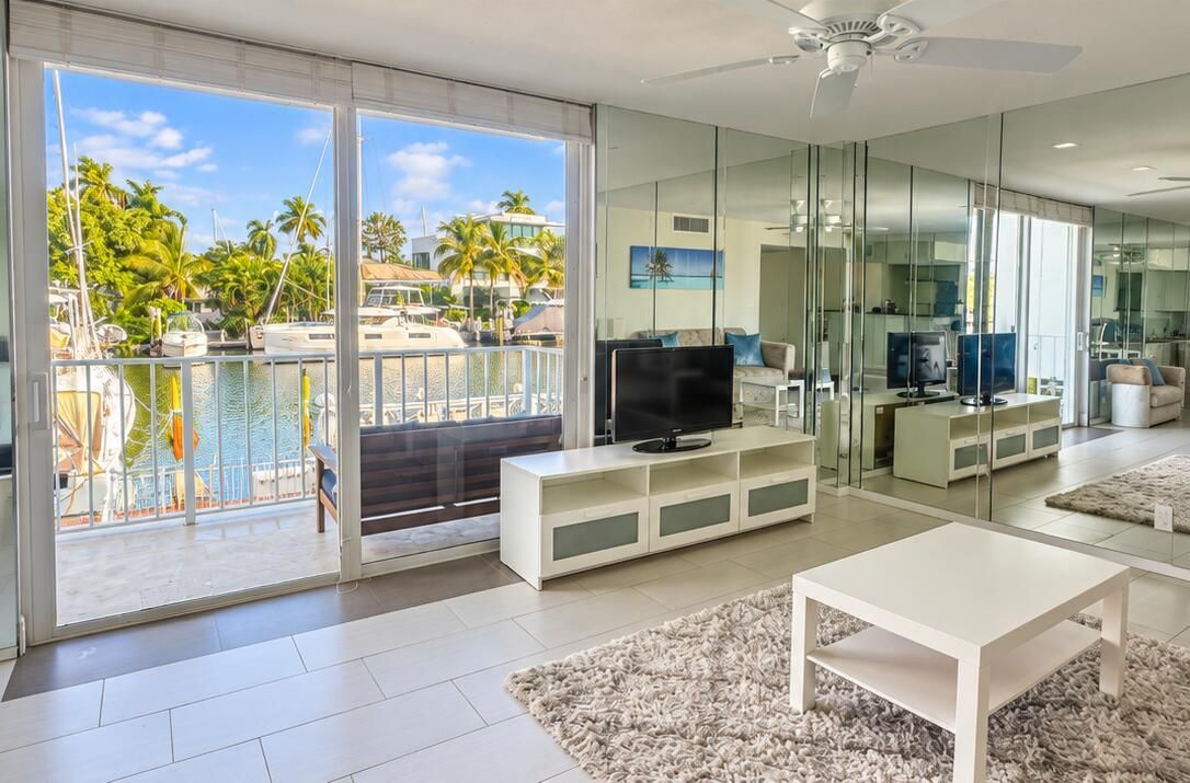2-living-room-clean