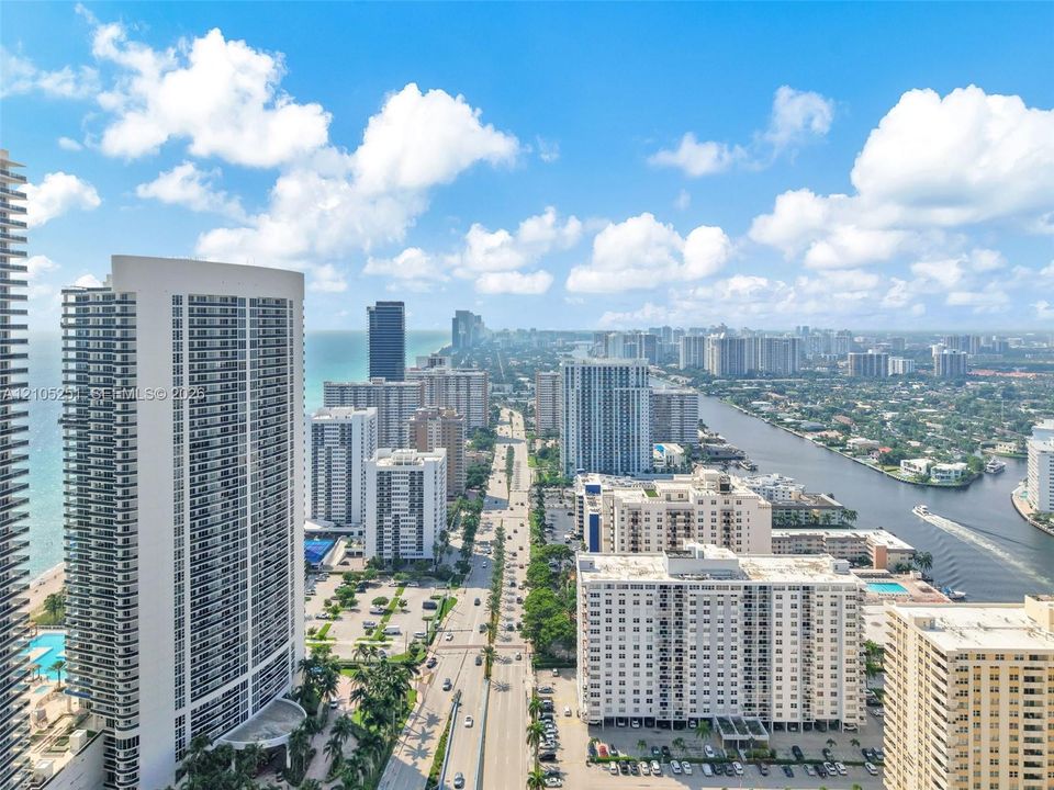 待售: $640,000 (2 贝兹, 1 浴室, 1086 平方英尺)