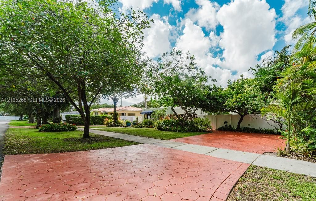 For Sale: $950,000 (3 beds, 2 baths, 1680 Square Feet)