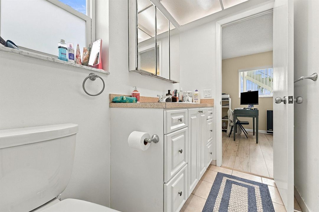 1117 Lake Ter 112 - Bath 2