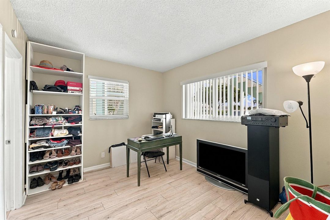 1117 Lake Ter 112 - Bed 2