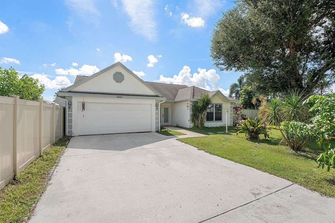 003-1604BayridgePlace-Wellington-FL-3341