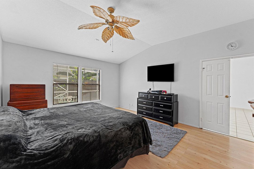 021-1604BayridgePlace-Wellington-FL-3341