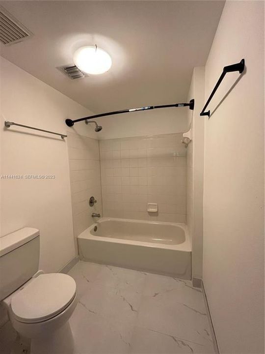 2492 BATH 107