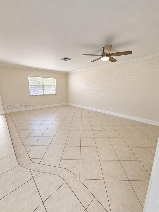 For Rent: $2,500 (2 beds, 1 baths, 3260 Square Feet)