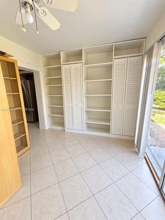 For Rent: $2,500 (2 beds, 1 baths, 3260 Square Feet)