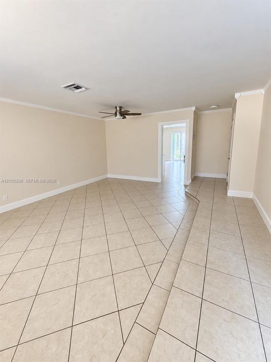 For Rent: $2,500 (2 beds, 1 baths, 3260 Square Feet)