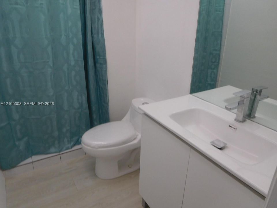 В аренду: $2,100 (2 спален, 2 ванн, 907 Квадратных фут)