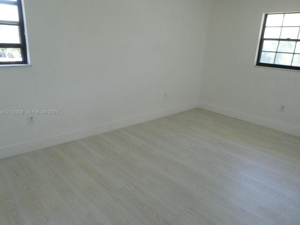 В аренду: $2,100 (2 спален, 2 ванн, 907 Квадратных фут)